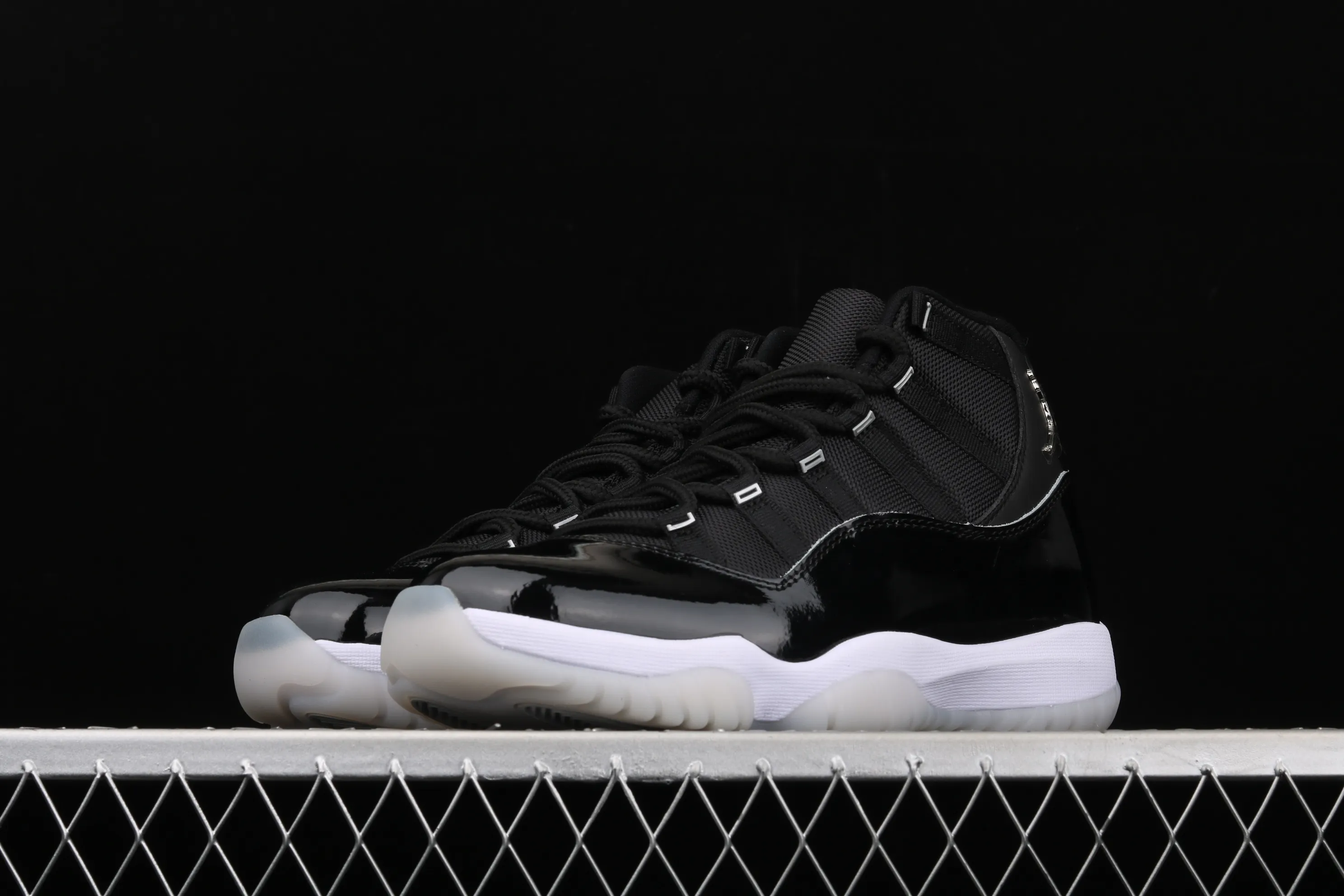 All Categories Air Jordan Jordan Series Basketball Shoes Air Jordan 11 Differentiated Versions Air Jordan 11 "25th Anniversary" AJ11 Joe 11 Devil II Genuine Standard Real Carbon CT8012-011